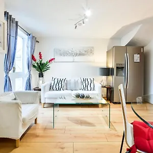  Apartment Destination Docklands
