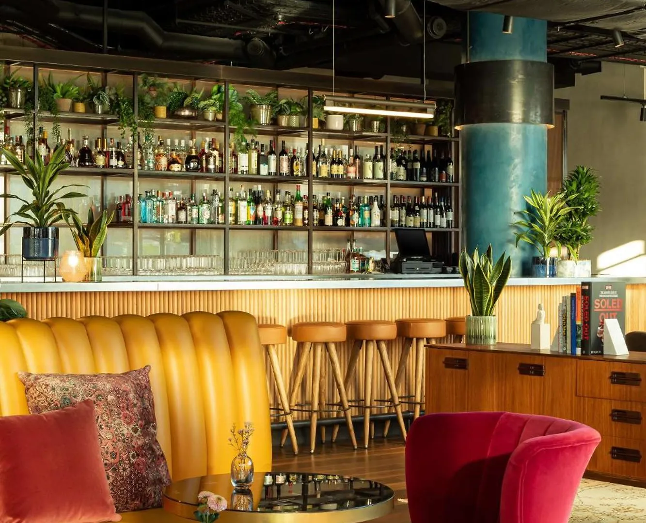 Hotel The Gantry London, Curio Collection By Hilton