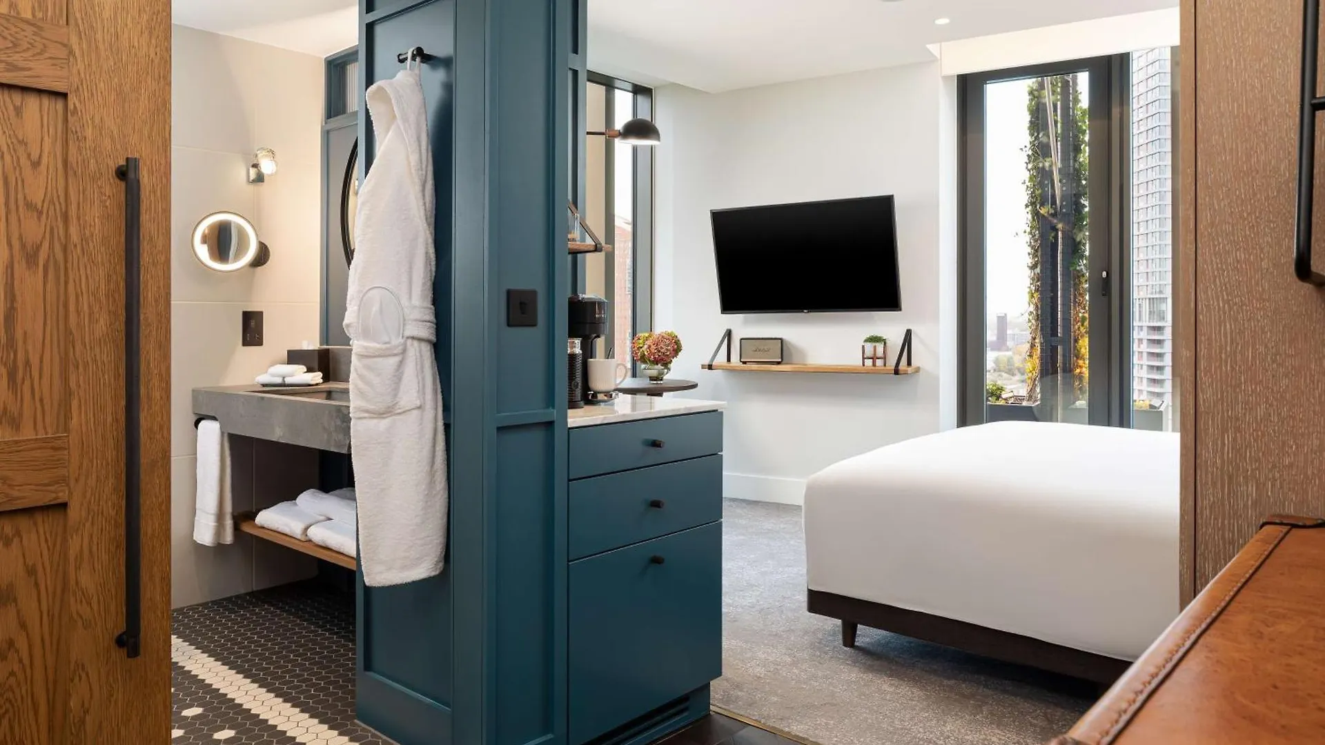 The Gantry London, Curio Collection By Hilton Hotel