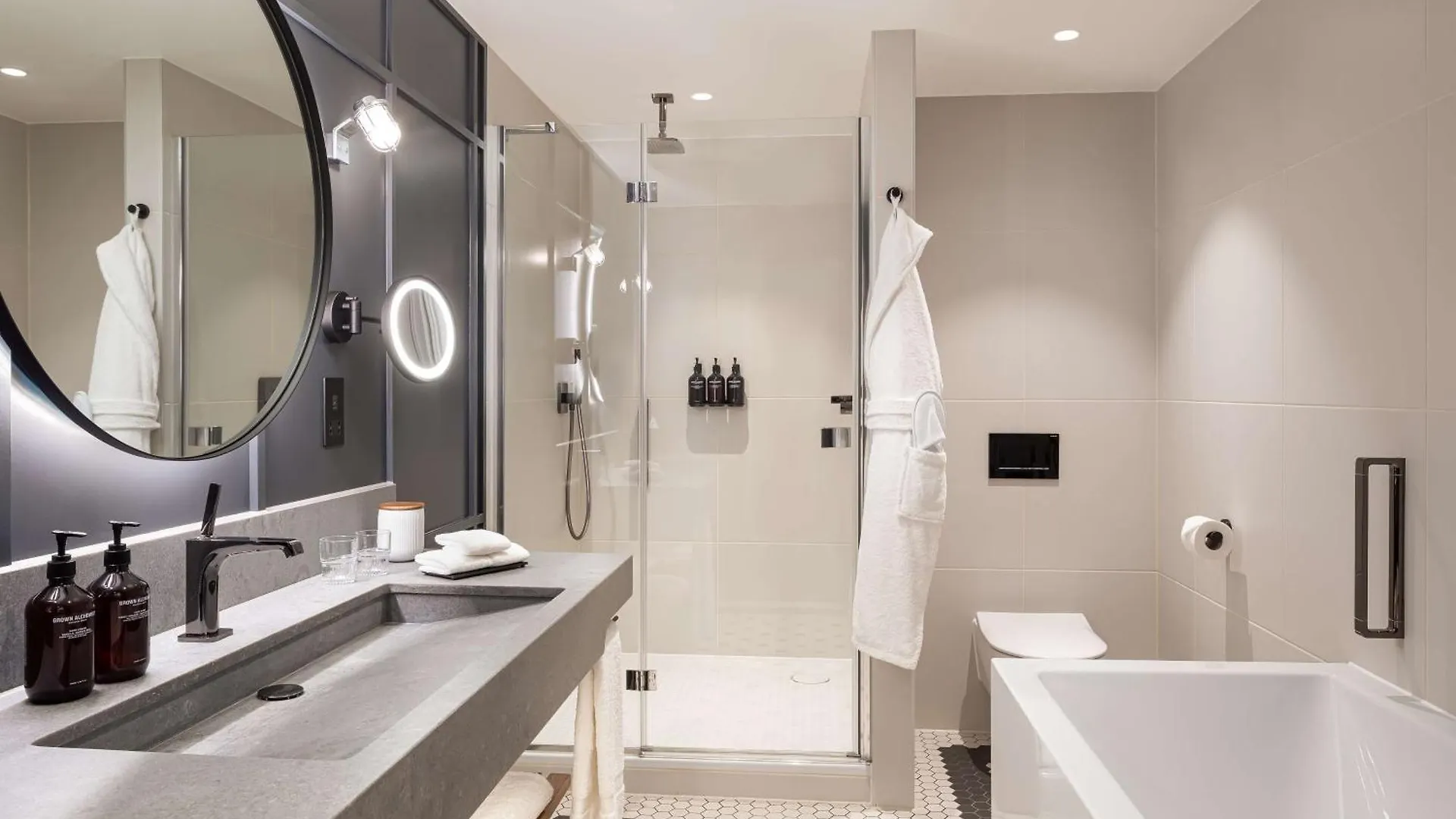 The Gantry London, Curio Collection By Hilton Hotel 4*, London